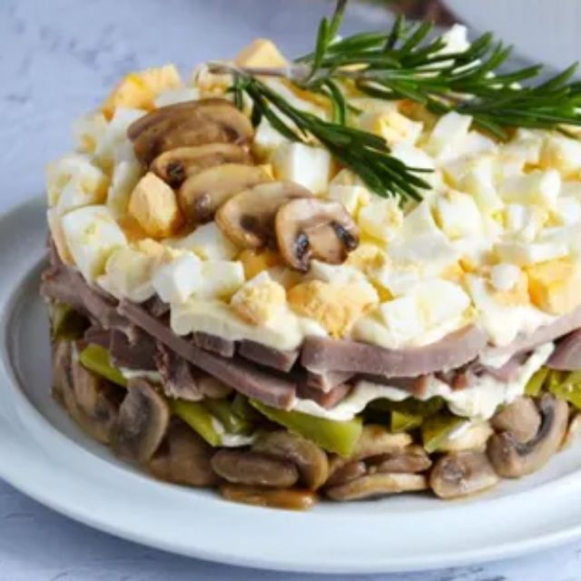 Салат с языком и грибами